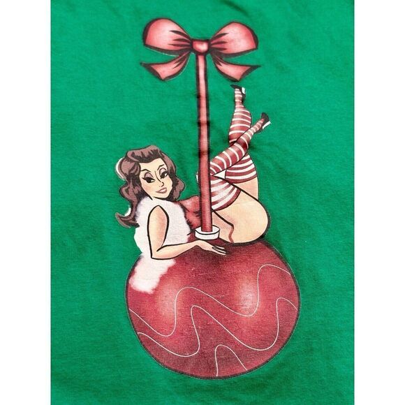 Retro 40’s Christmas Tshirt SIZE XL Green Sexy Pin Up Girl Playboy Fun Fast Ship - Picture 3 of 10